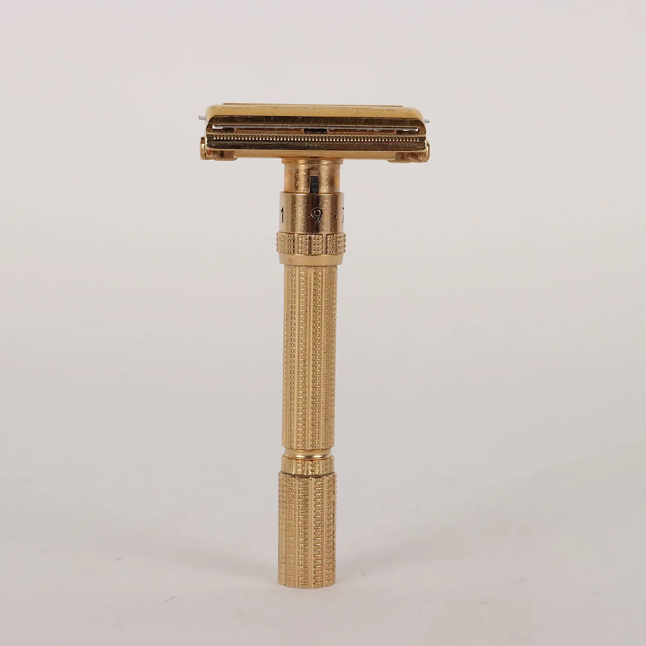 Gillette Aristocrat razor with case, 1960s | intOndo