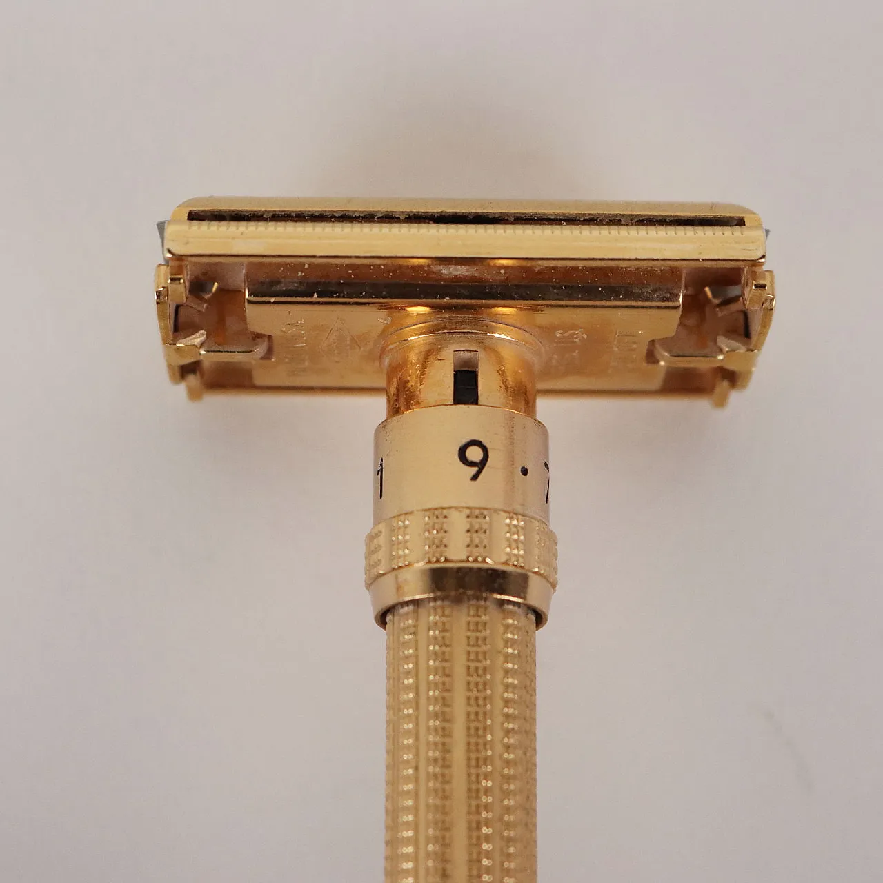 Gillette Aristocrat razor with case, 1960s | intOndo