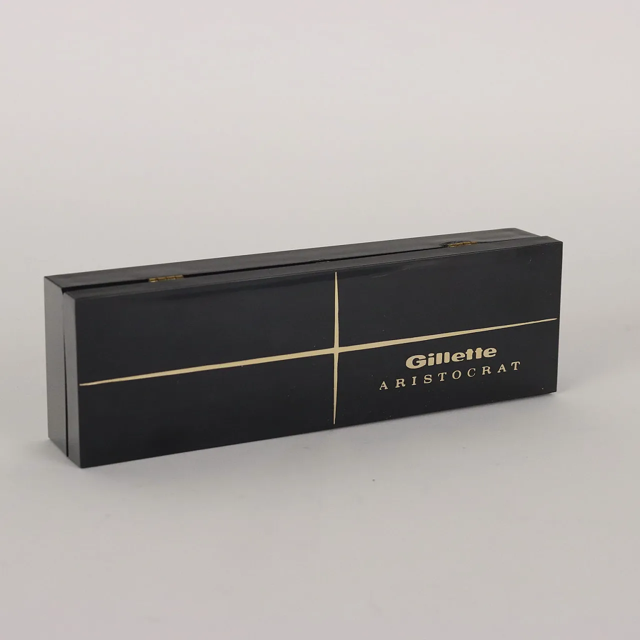 Gillette Aristocrat razor with case, 1960s | intOndo