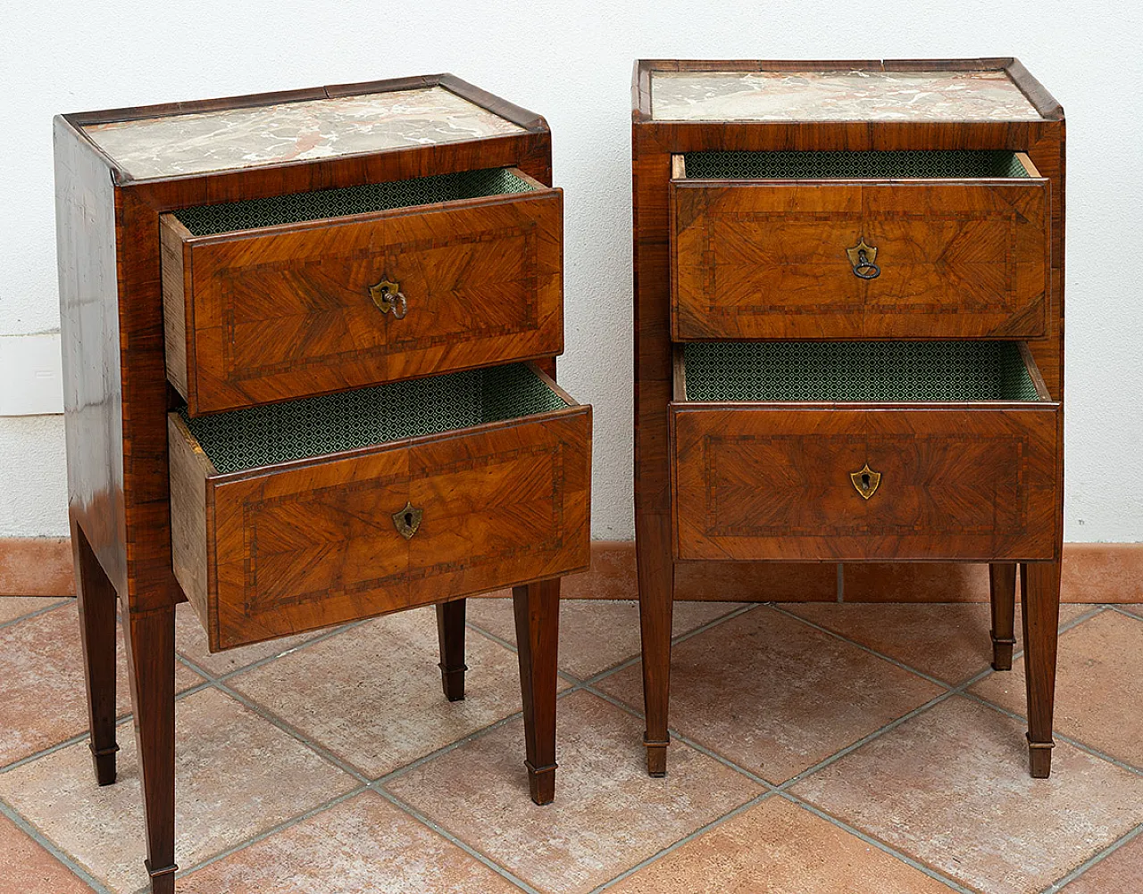 Coppia di comodini Luigi XVI Napoletani in radica di noce, '700 2