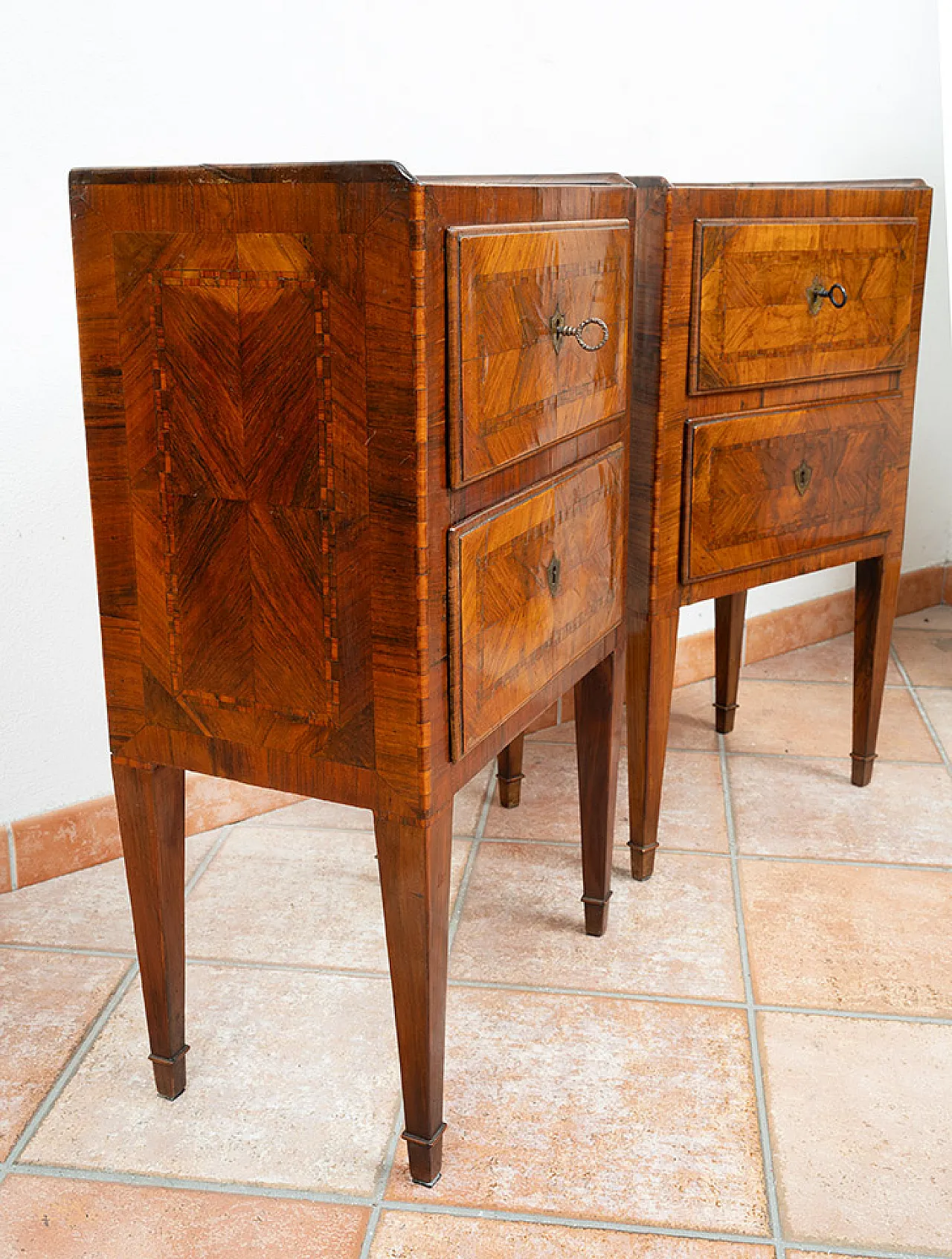 Coppia di comodini Luigi XVI Napoletani in radica di noce, '700 4