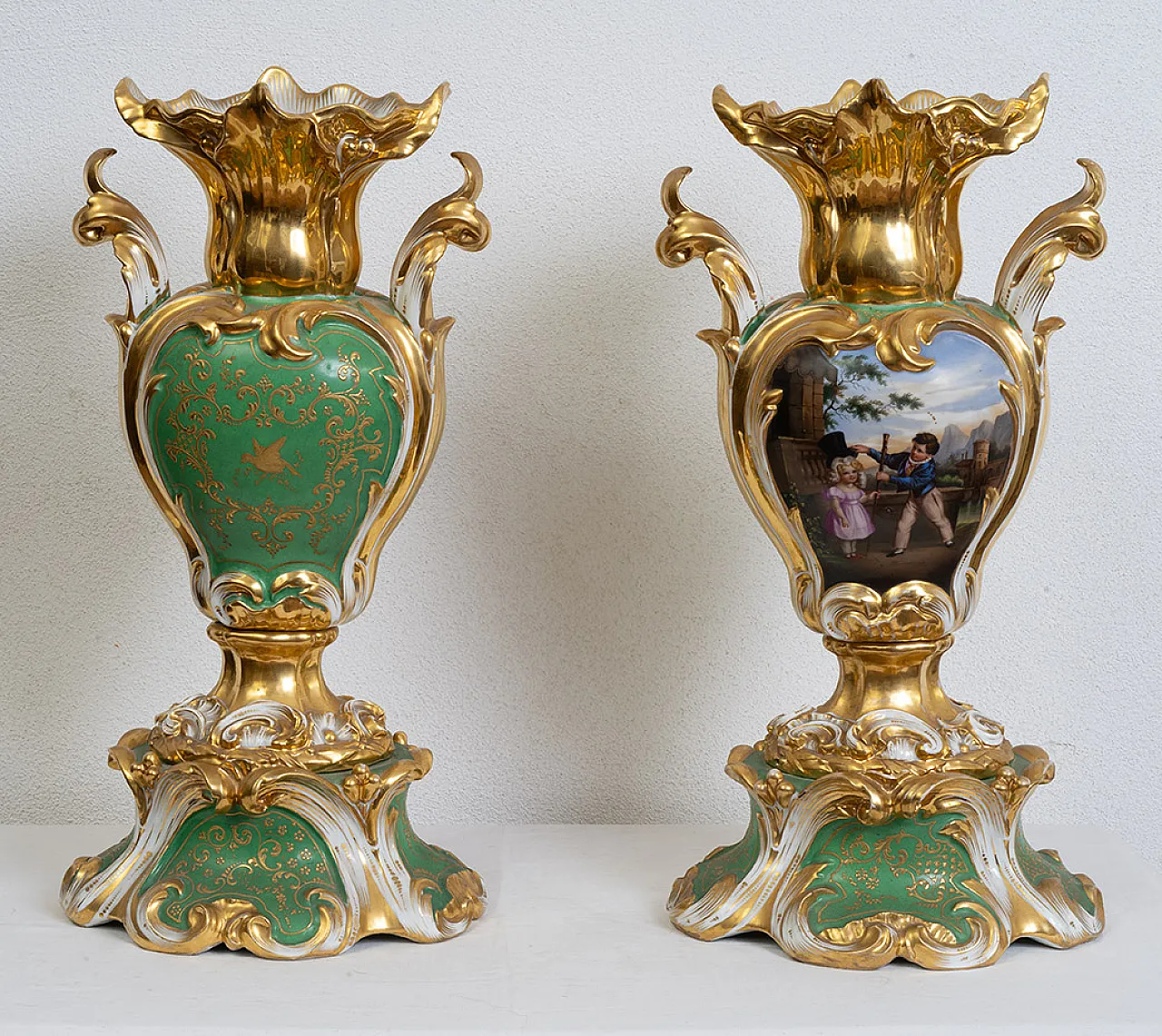 Pair of Louis Philippe vases in polychrome porcelain, 19th century 2