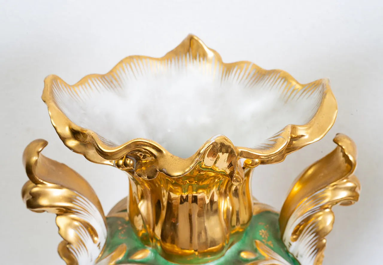 Pair of Louis Philippe vases in polychrome porcelain, 19th century 6