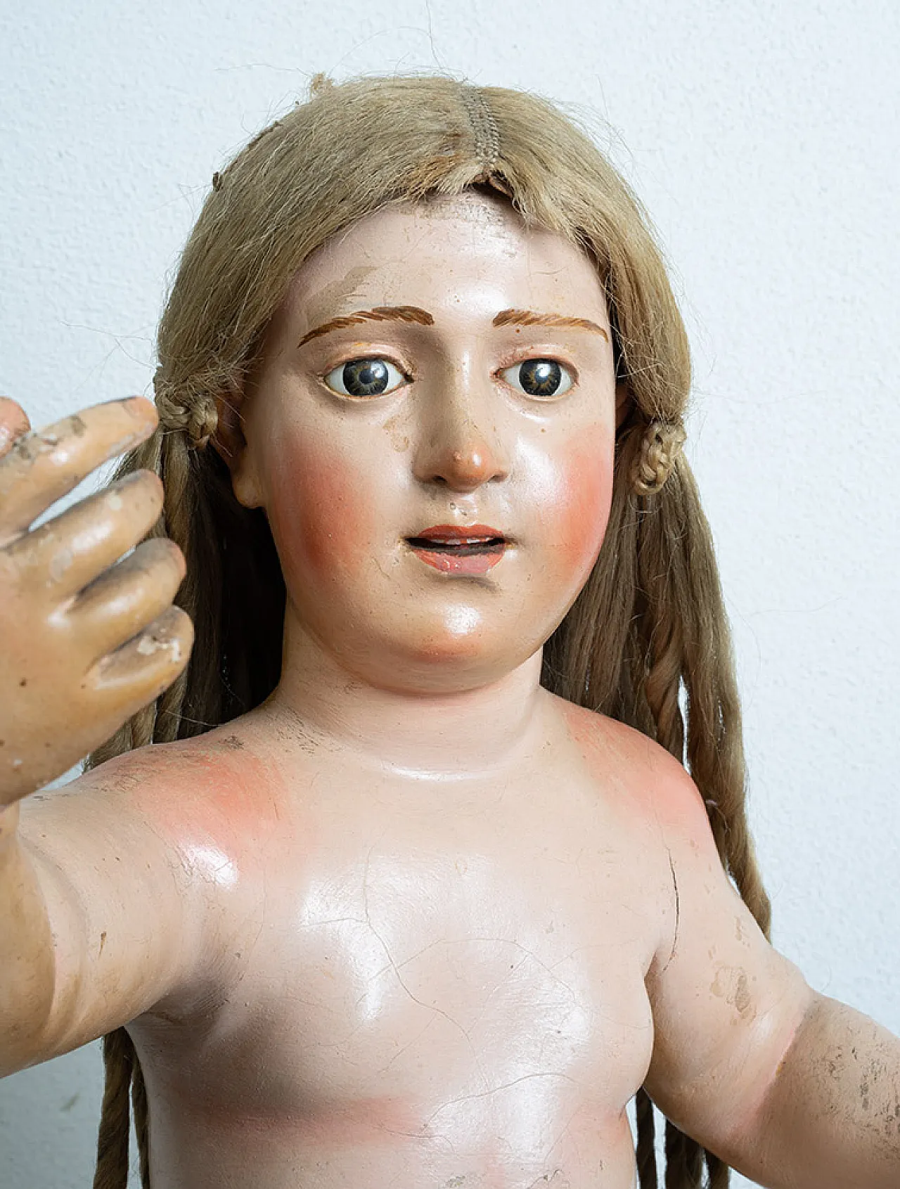 Scultura in legno policromo raffigurante bambino benedicente, '700 4