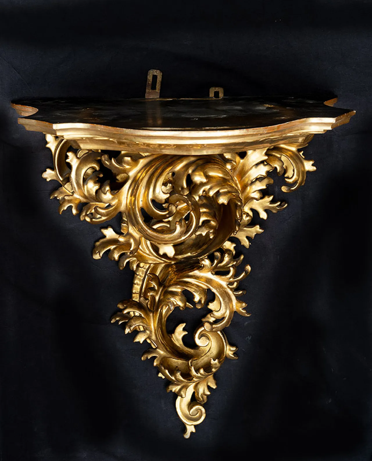 Pair of Florentine shelves in gilded and carved wood, 19th century 4