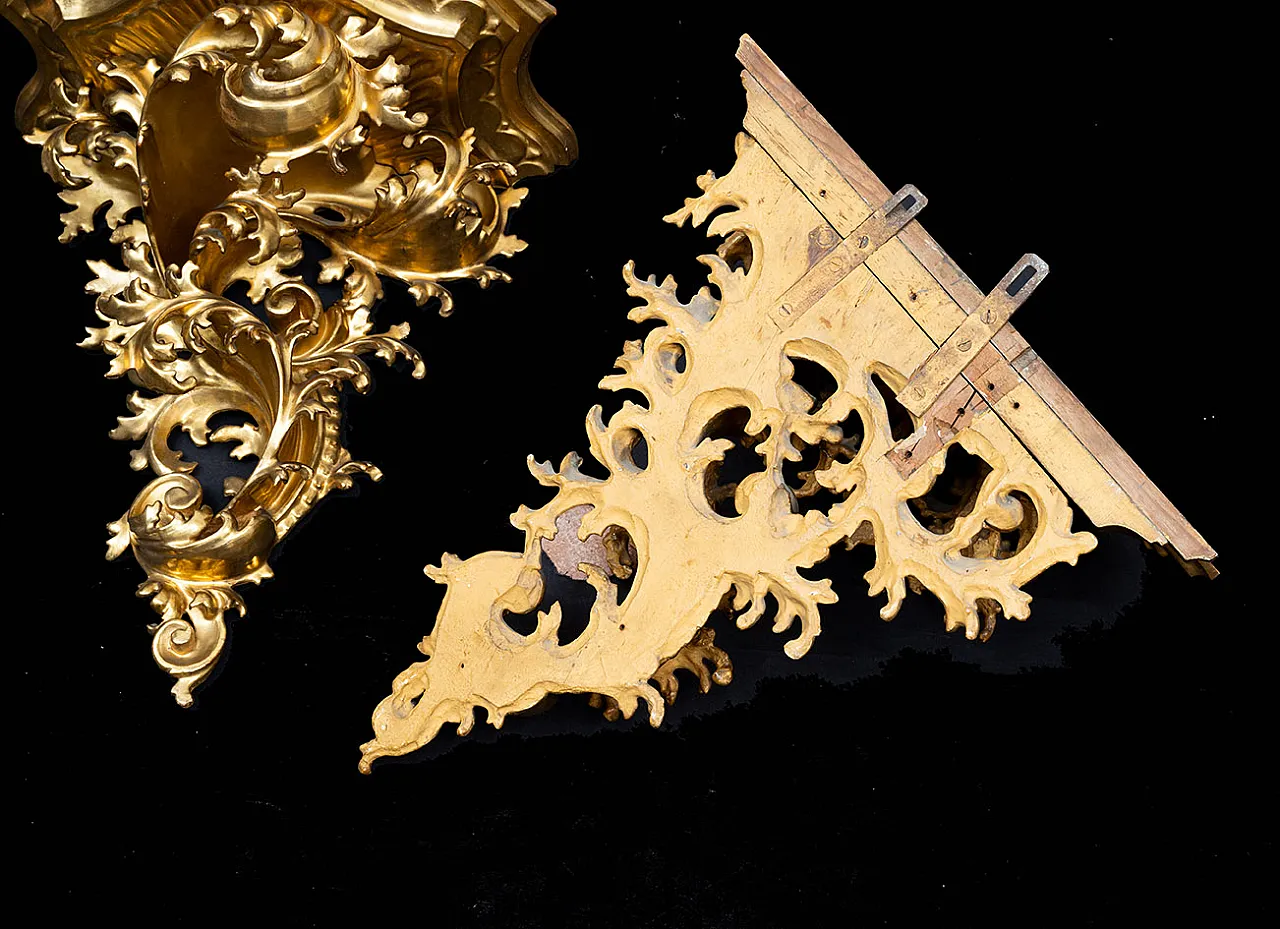 Pair of Florentine shelves in gilded and carved wood, 19th century 5