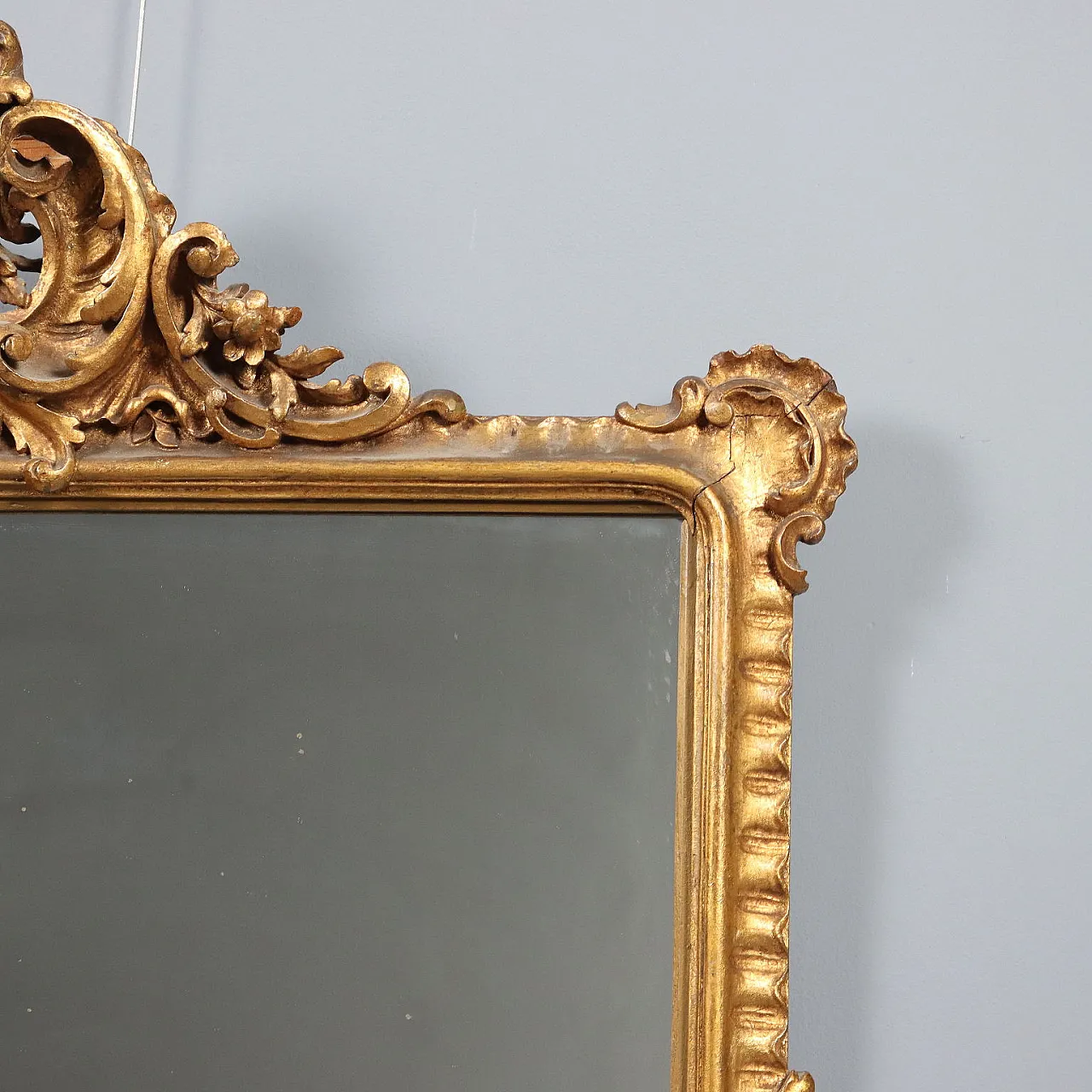 Carved Rococo-style frame with rocaille motifs and curls, 20th century 5