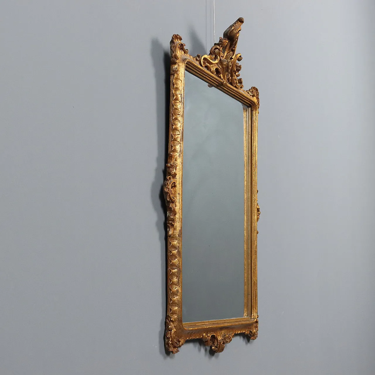 Carved Rococo-style frame with rocaille motifs and curls, 20th century 8