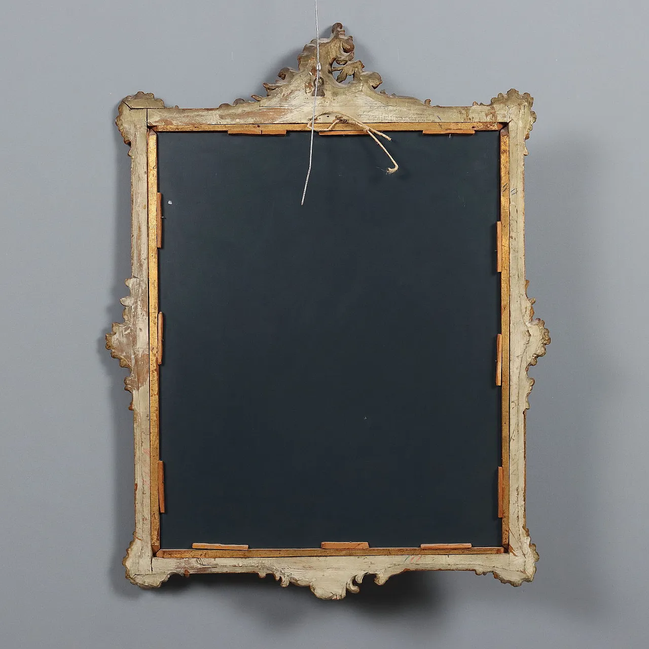 Carved Rococo-style frame with rocaille motifs and curls, 20th century 10