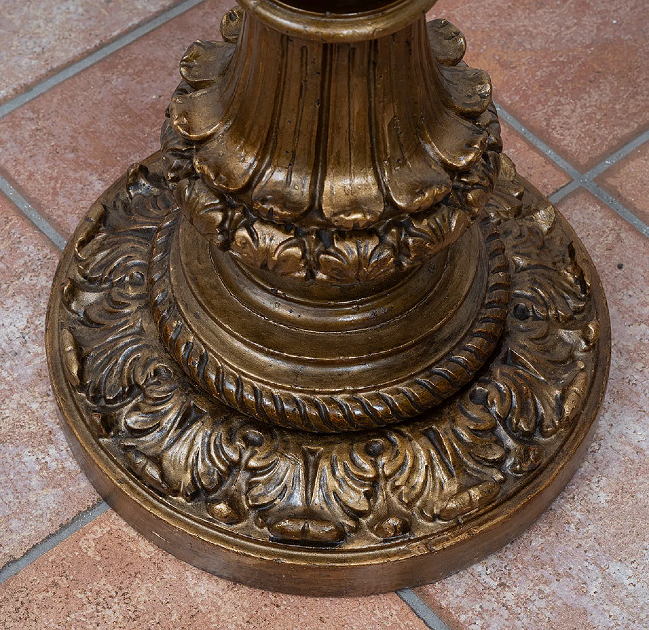 Coppia di lampade stile Luigi XV in legno dorato, '800 3