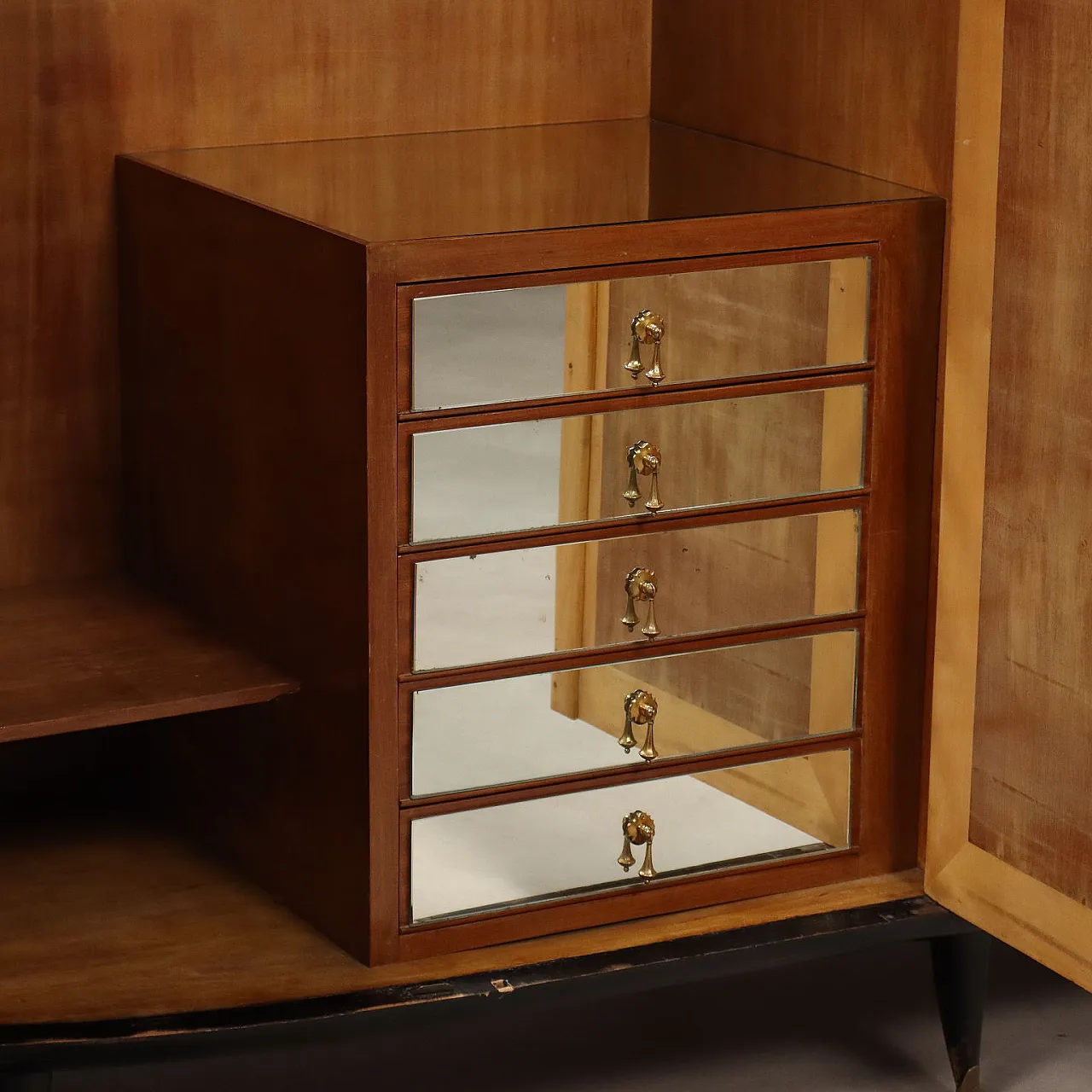 Armadio in impiallacciatura noce e vetro specchiato, '900 9