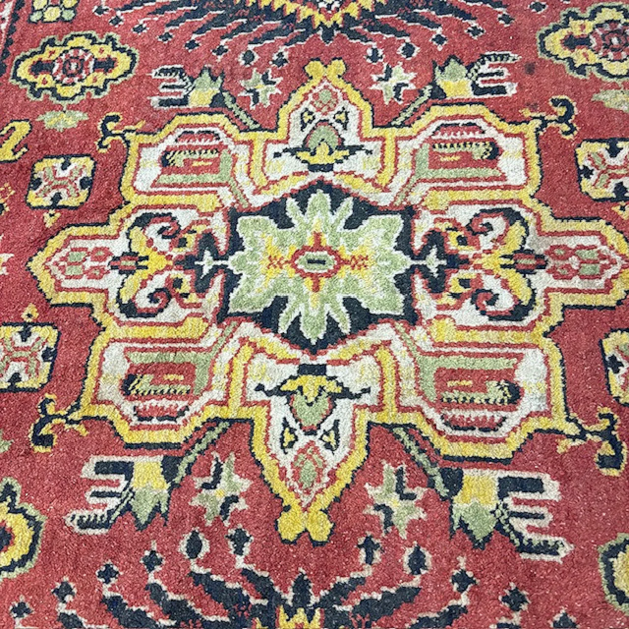 Tappeto lana fondo rosso motivi geometrici, anni '70 6