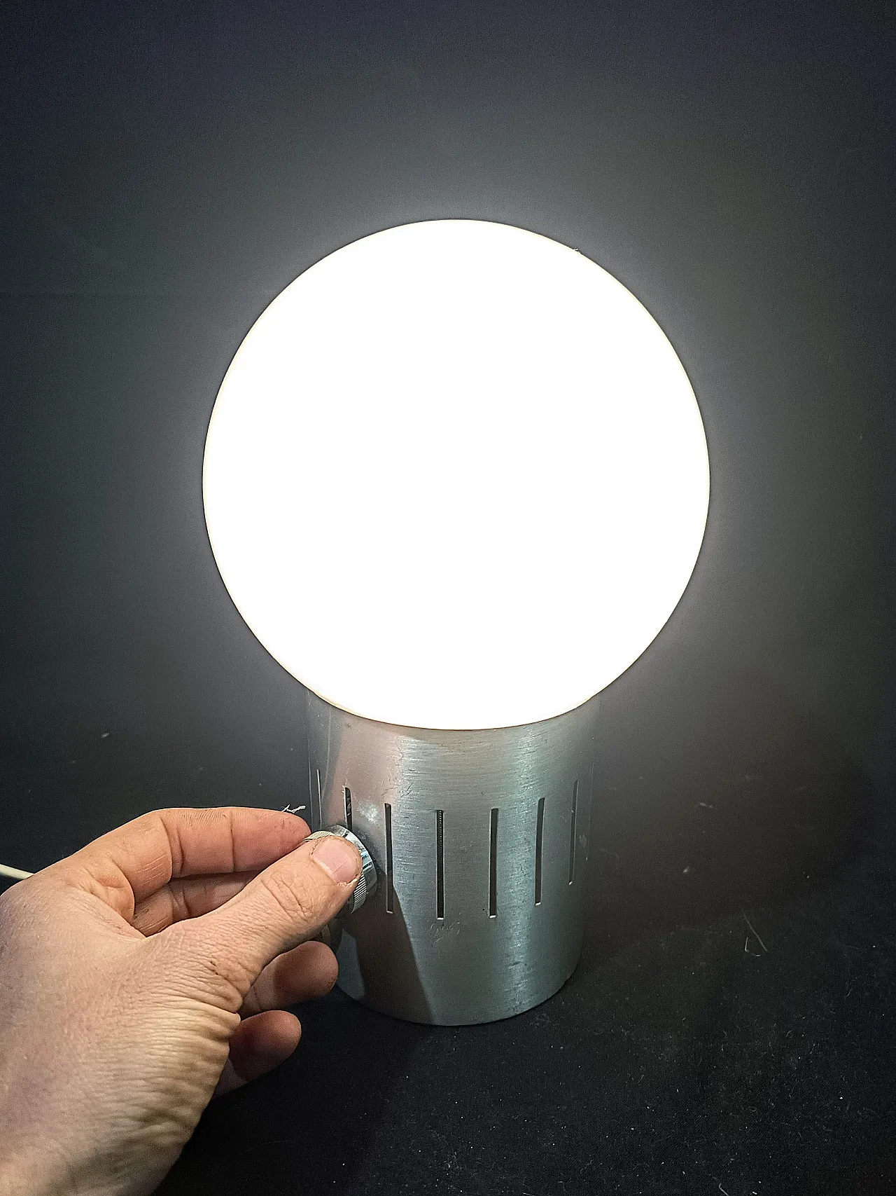 Lampada tavolo dimmerabile acciaio vetro opalino space Age, anni '70 1