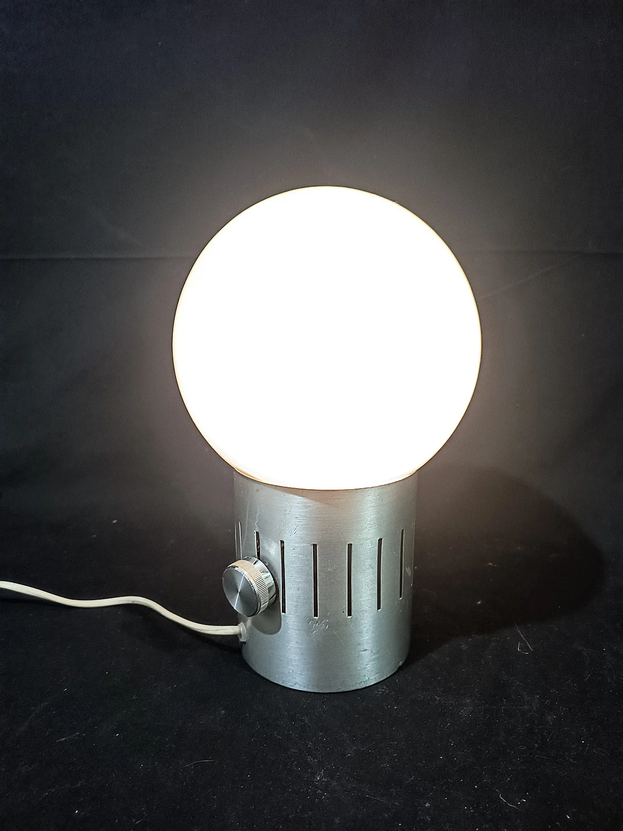 Lampada tavolo dimmerabile acciaio vetro opalino space Age, anni '70 3