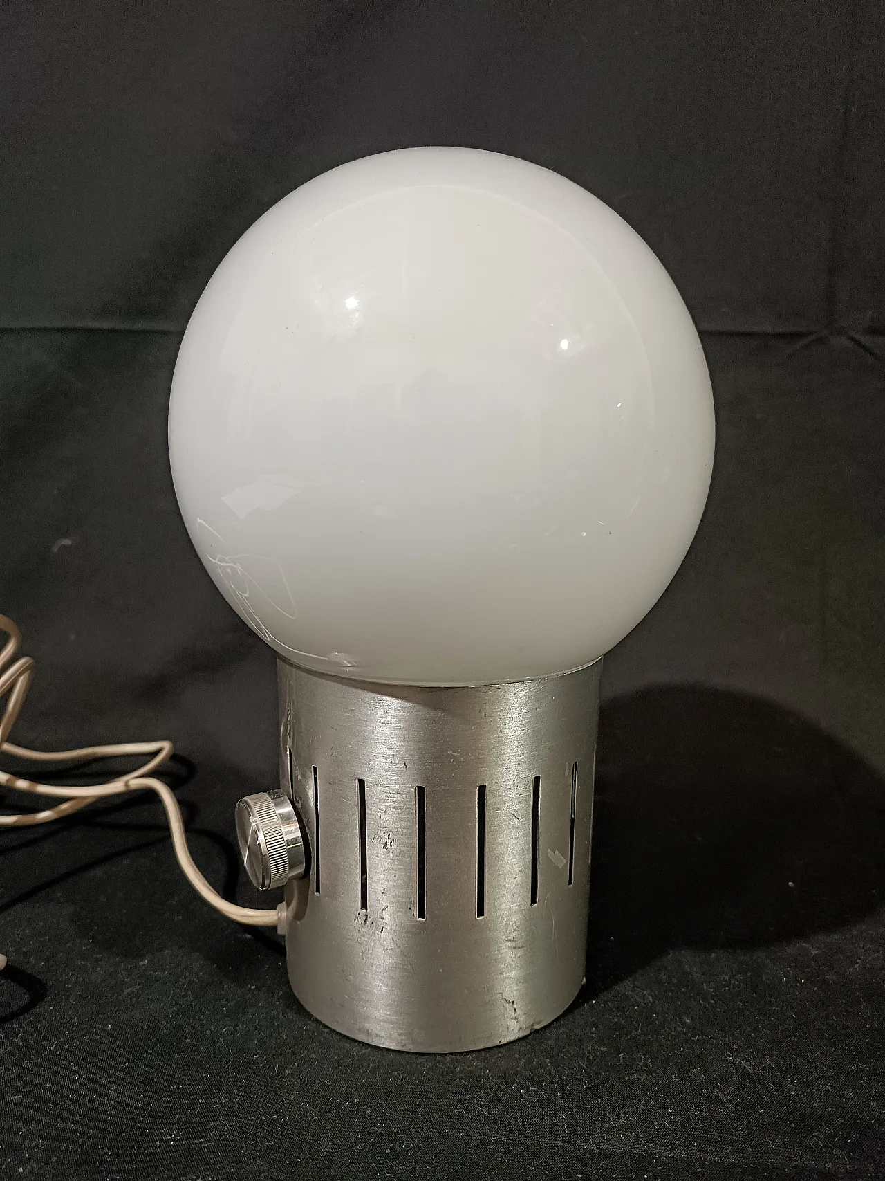 Lampada tavolo dimmerabile acciaio vetro opalino space Age, anni '70 5