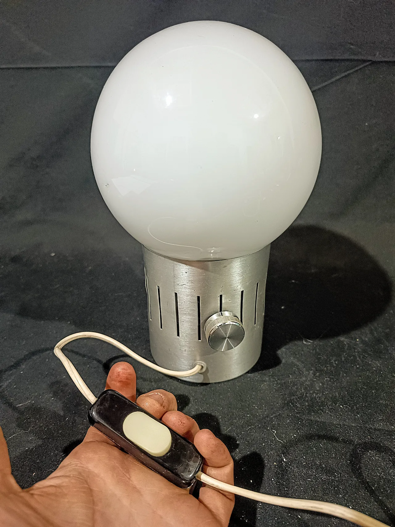 Lampada tavolo dimmerabile acciaio vetro opalino space Age, anni '70 6