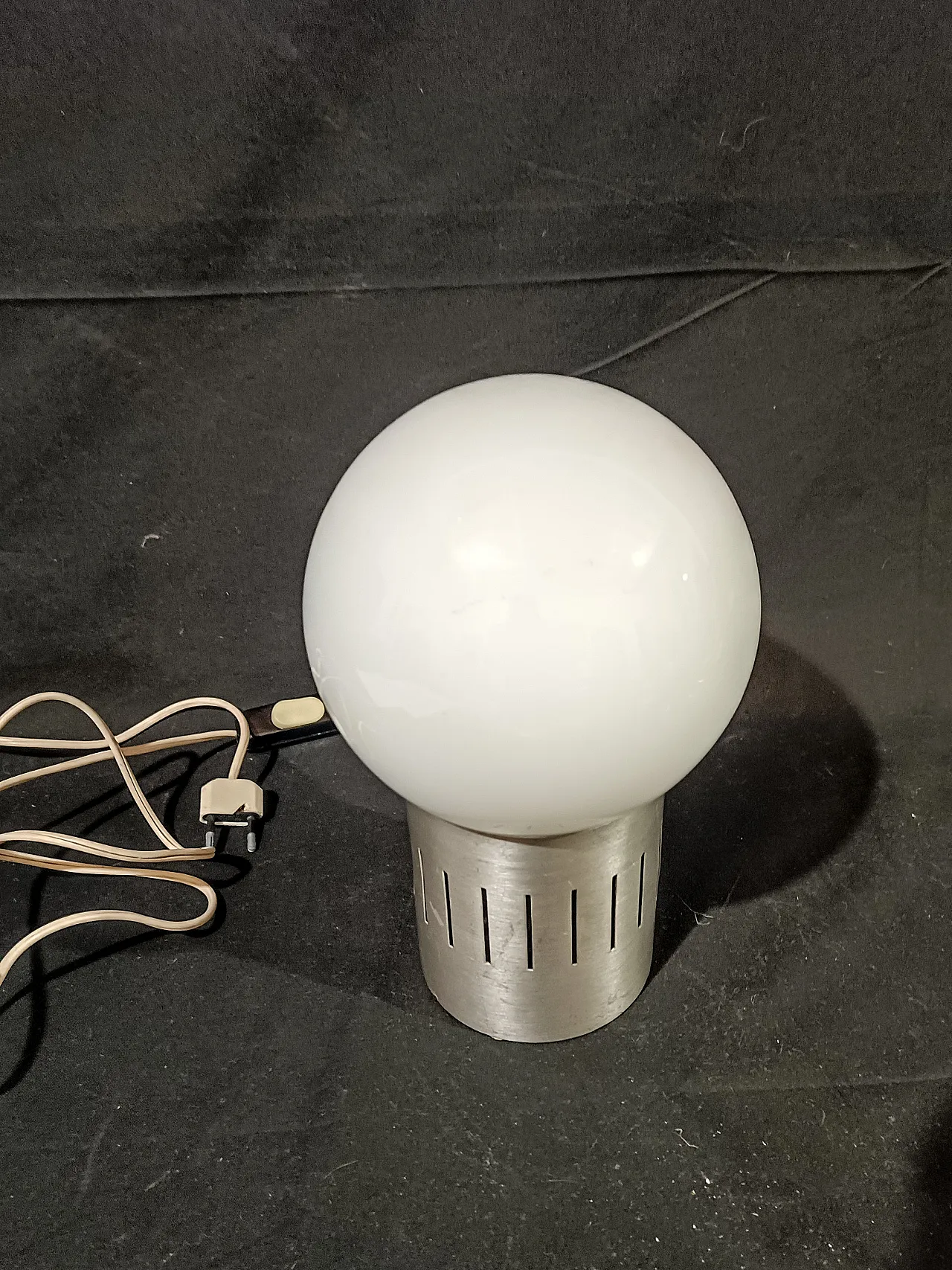 Lampada tavolo dimmerabile acciaio vetro opalino space Age, anni '70 13