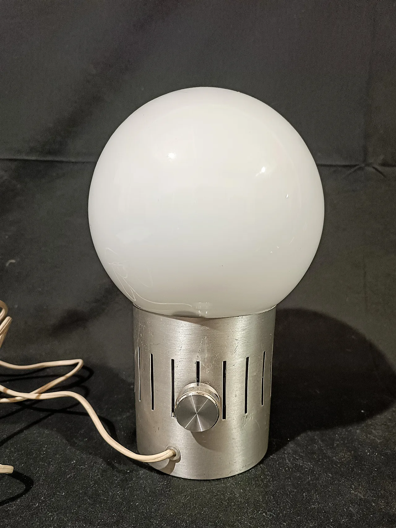 Lampada tavolo dimmerabile acciaio vetro opalino space Age, anni '70 22