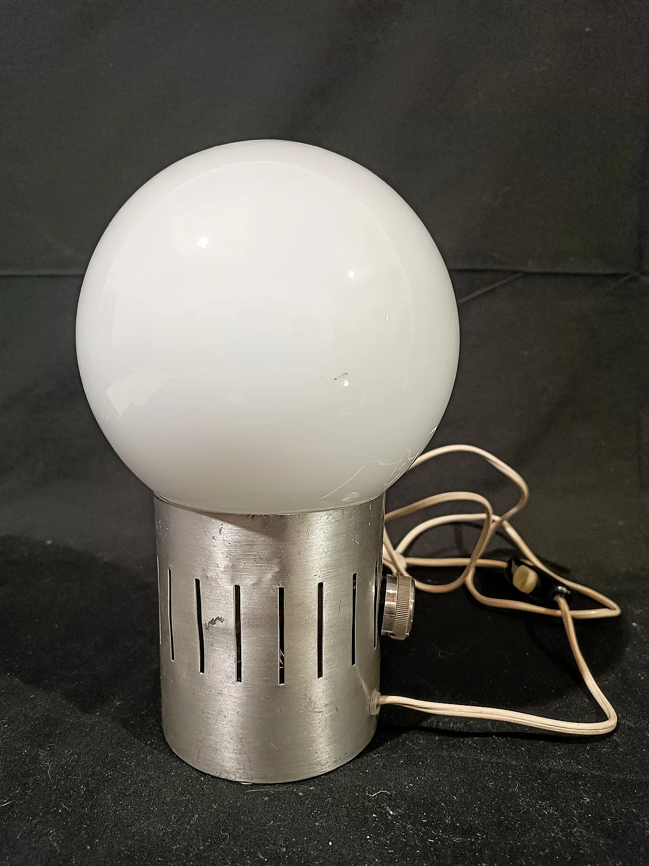 Lampada tavolo dimmerabile acciaio vetro opalino space Age, anni '70 28