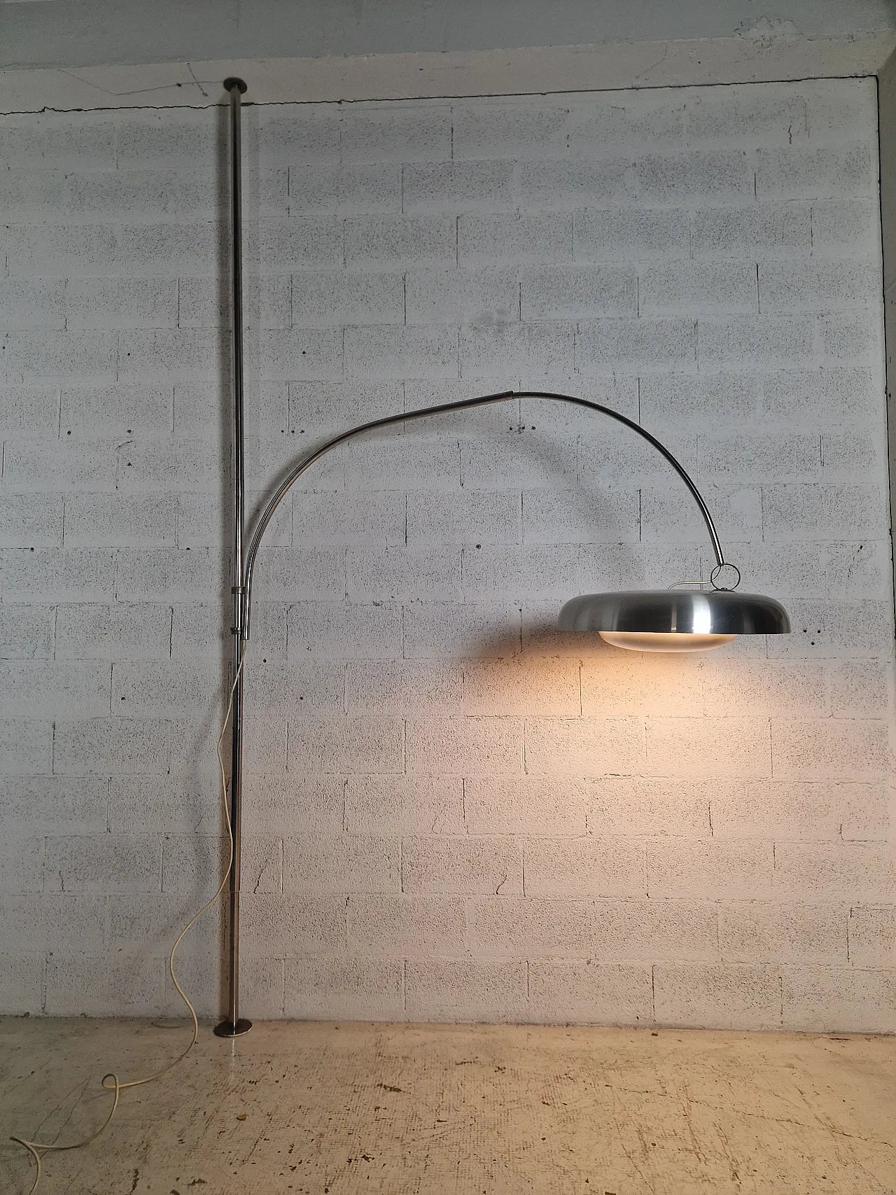 Metal Arc floor lamp by Pirro Cuniberti for Sirrah   70s 8