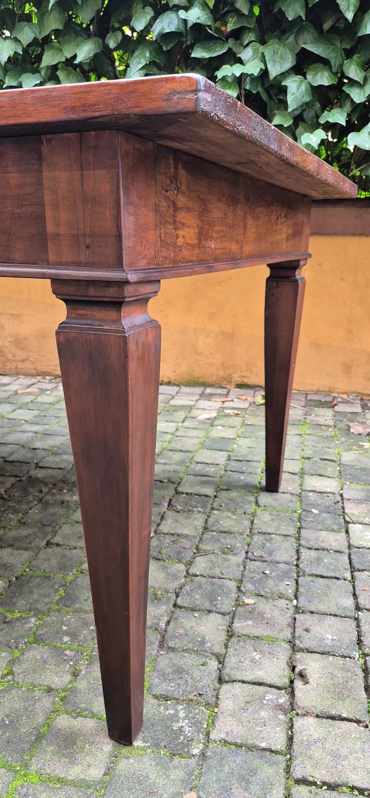 Louis XVI style walnut and cherry wood table, 19th century 8