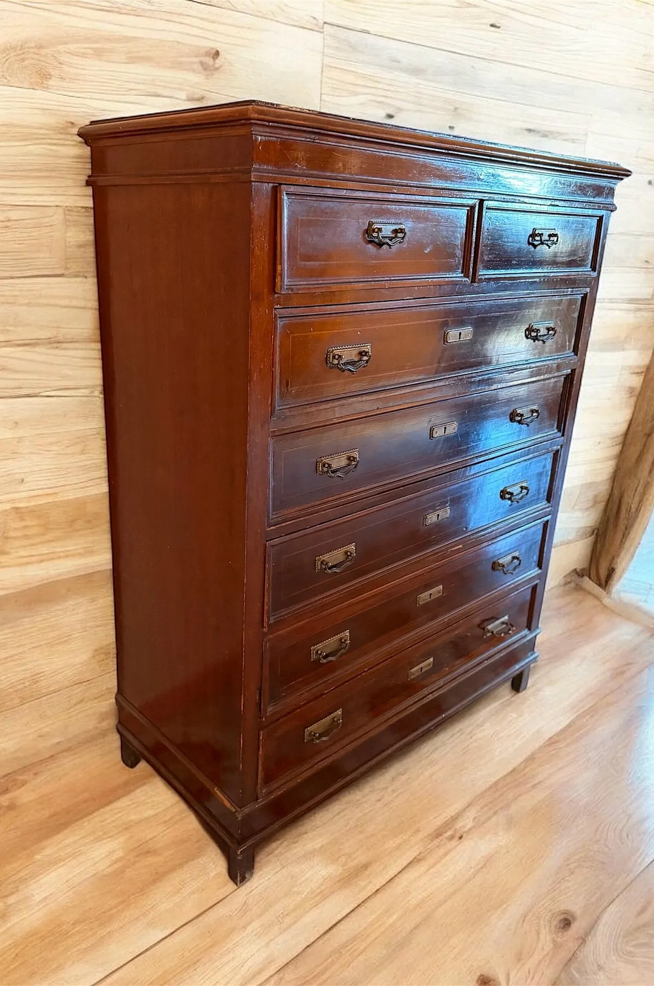 Mahogany chest of drawers, late 19th century 3