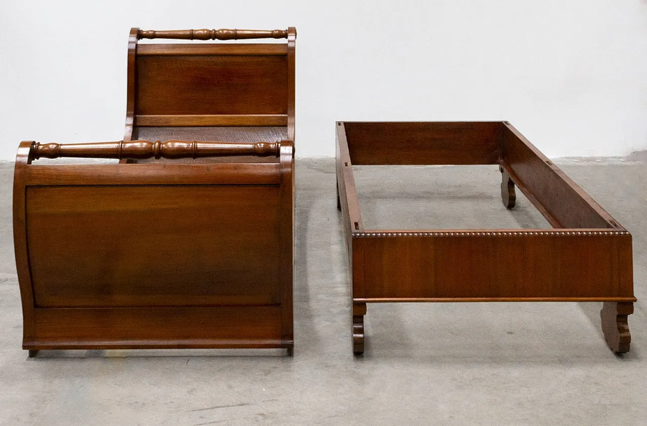 Single boat bed, early 19th century 13