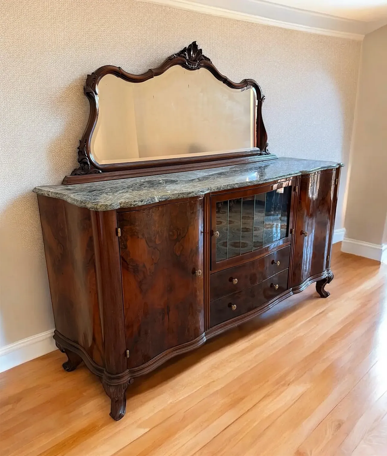 Chippendale sideboard in walnut and burl wood, 1930s 2