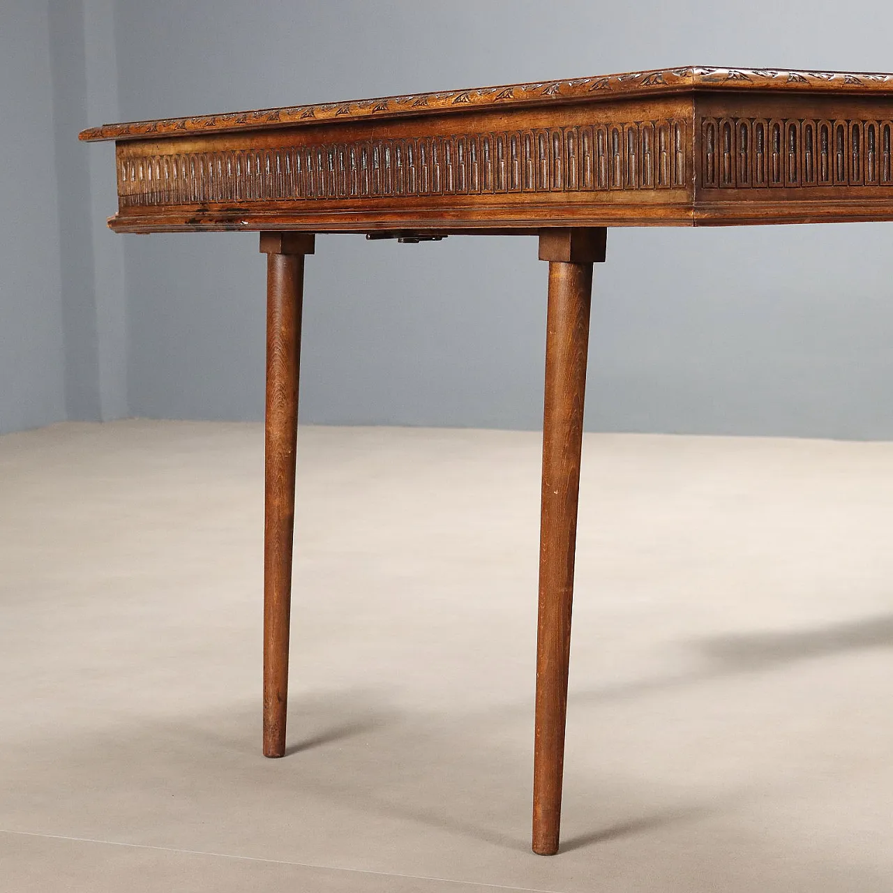 Tavolo in noce in stile neorinascimentale, fine '800 10