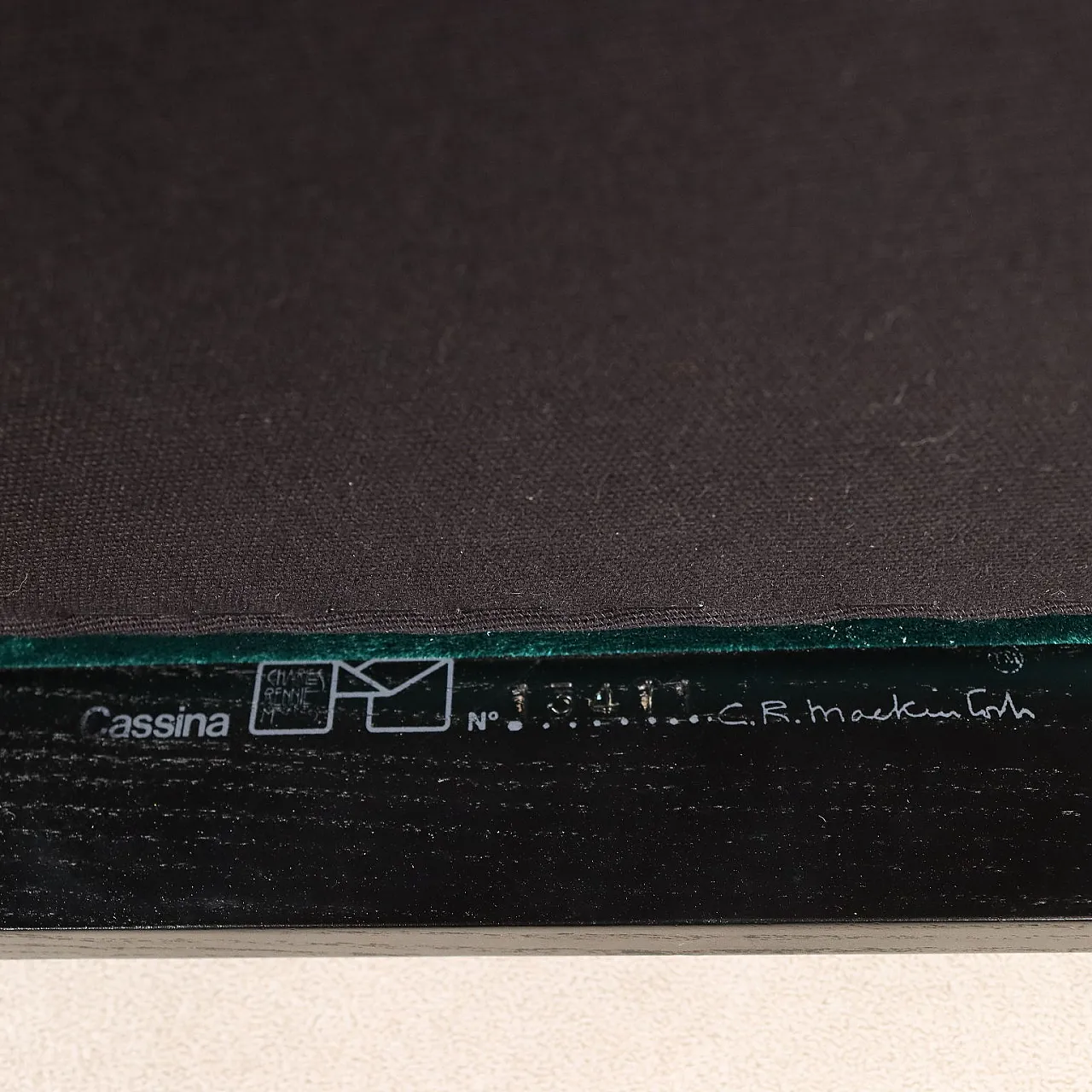 Sedia in legno di frassino e rivestimento in velluto, '900 9