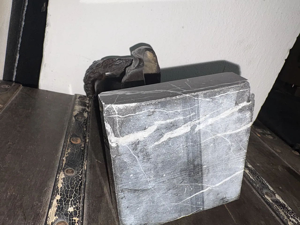 Bronzo di donna con base di marmo, anni '50 8