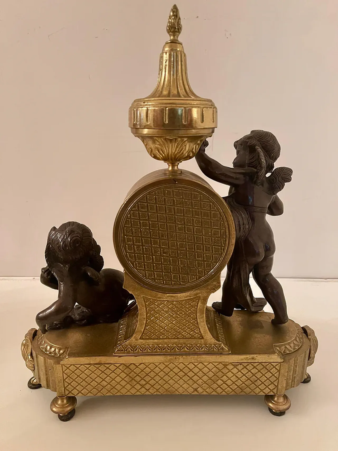 Classic Italian clock with cherubs, 70s 10