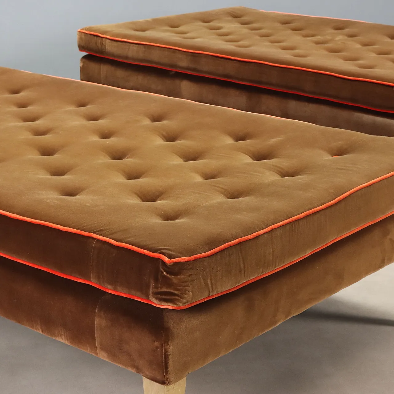 Pair of velvet, tufted and beech poufs by William Yeoward,20th century 3