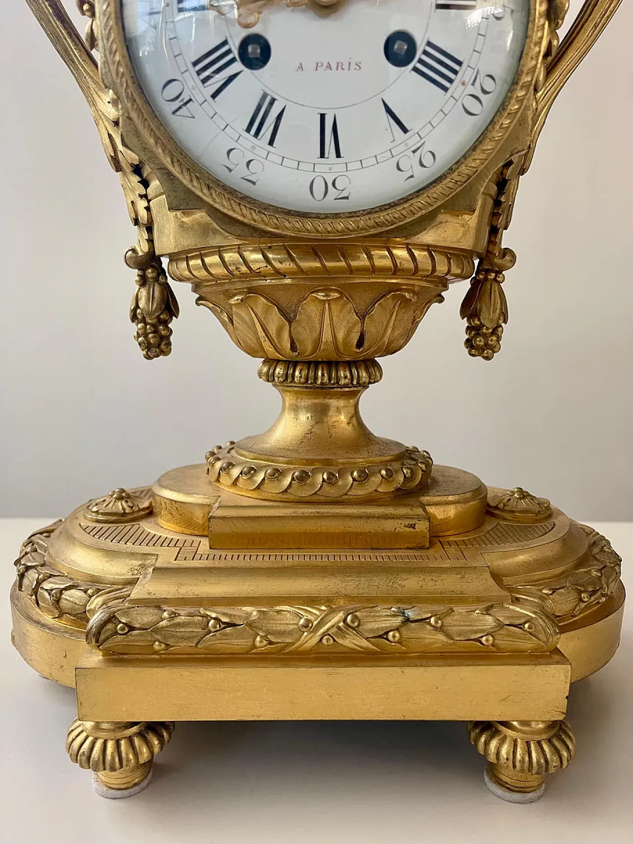 French table clock in gilt bronze, 19th Century 6