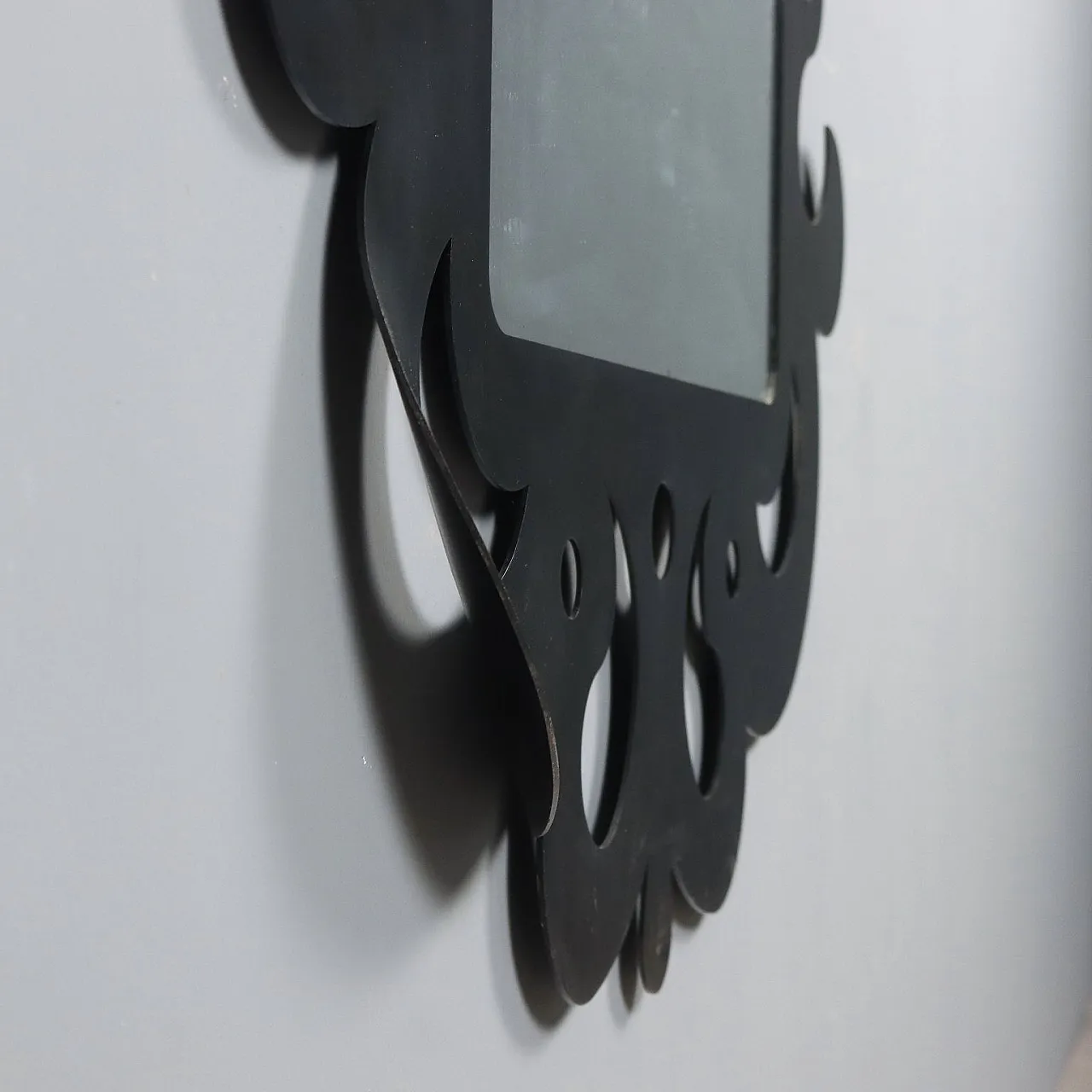 Specchio in ferro traforato con volute e smalti, '900 8