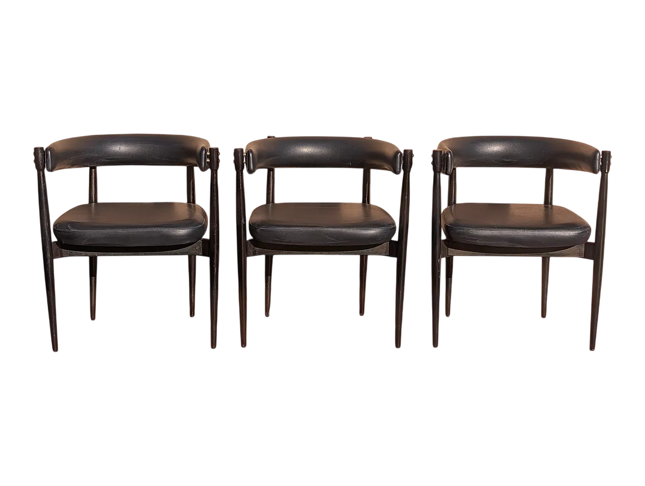 3 sedie in legno e similpelle nera, anni '60 9