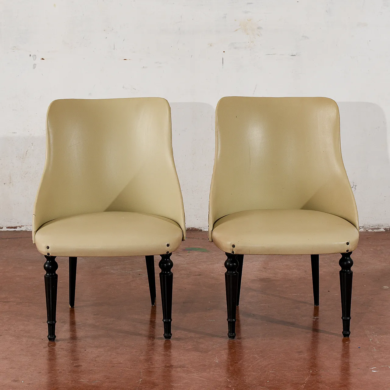 Coppia di poltroncine in similpelle stile Amedeo Cassina, '900 1