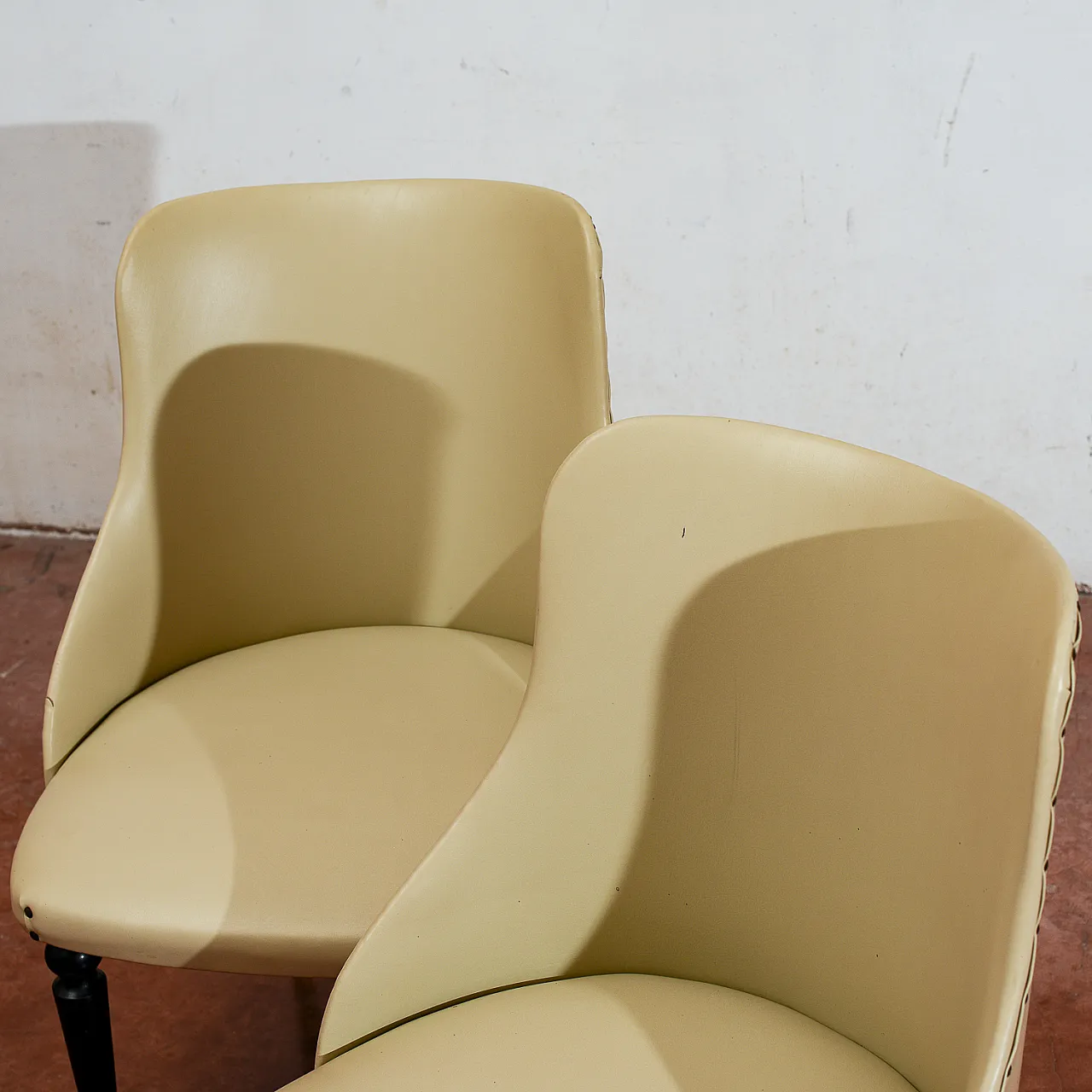 Coppia di poltroncine in similpelle stile Amedeo Cassina, '900 5