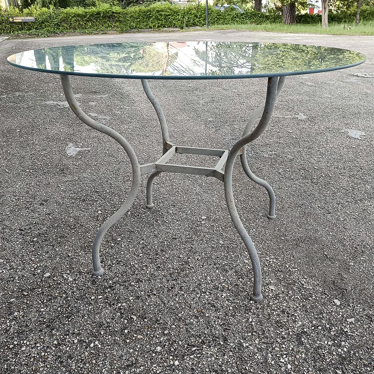 Tavolo in ferro da esterno con piano rotondo in vetro, anni '90 3