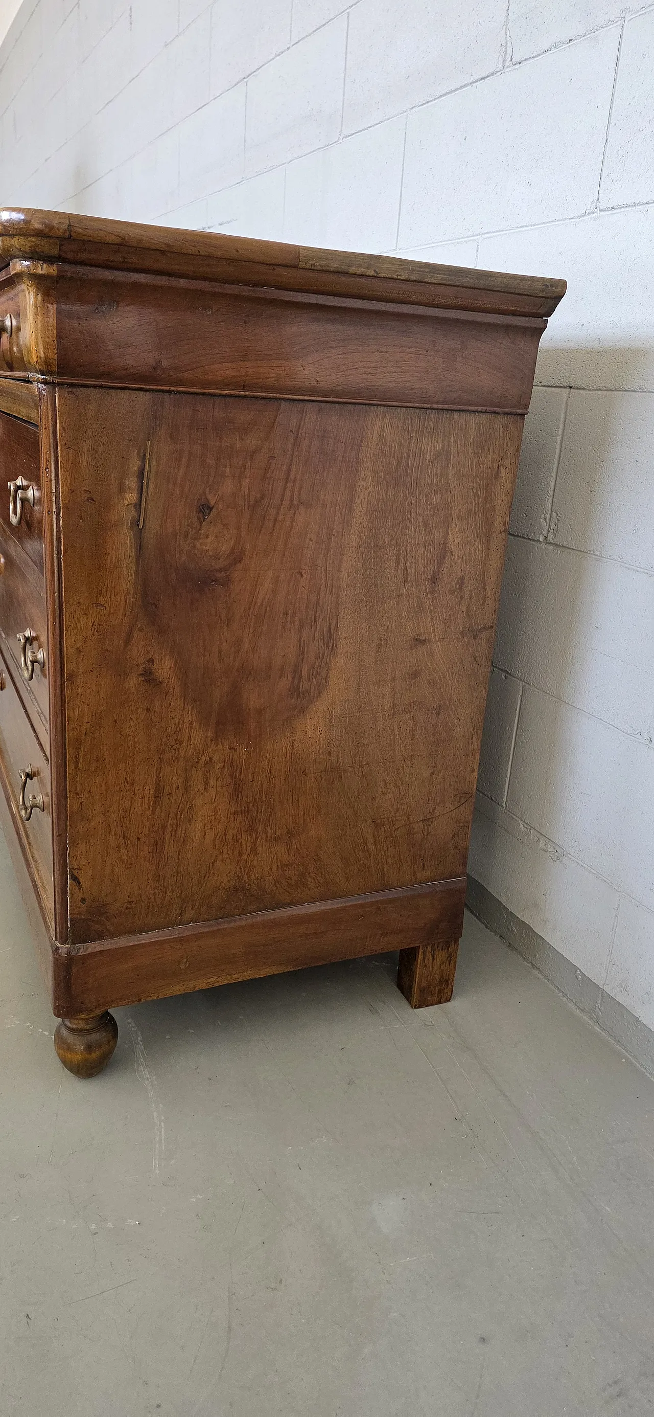 Louis Philippe chest of drawers in walnut, 19th century 3