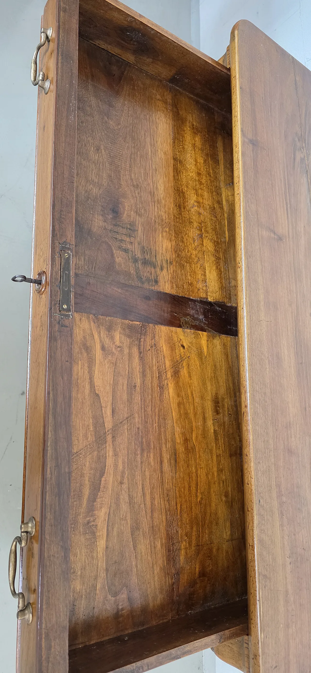 Louis Philippe chest of drawers in walnut, 19th century 6
