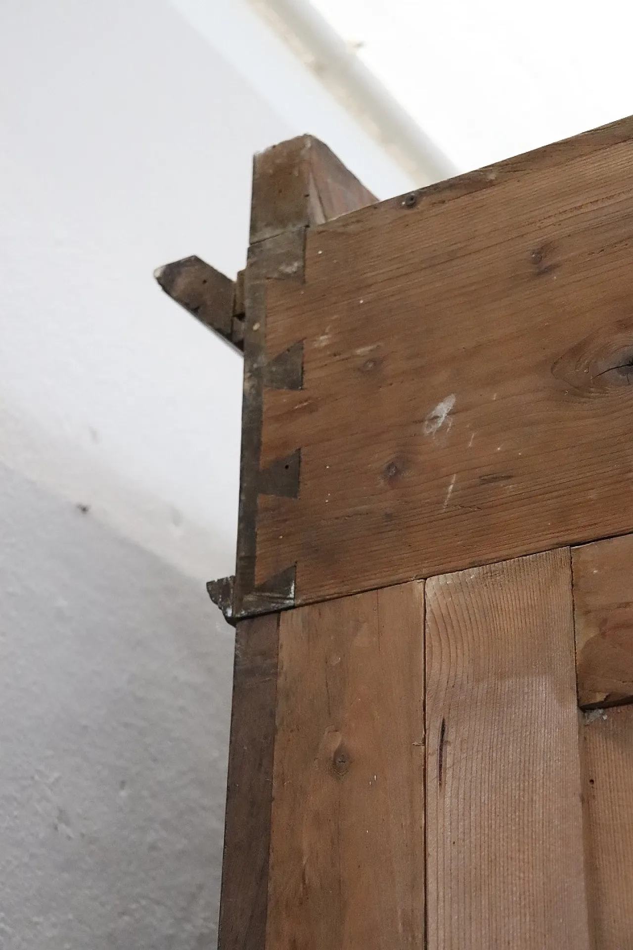 Wardrobe in solid walnut, 19th century 13