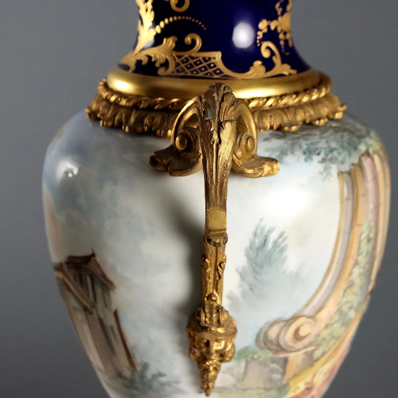 Coppia di vasi in porcellana di Sèvres, '900 9