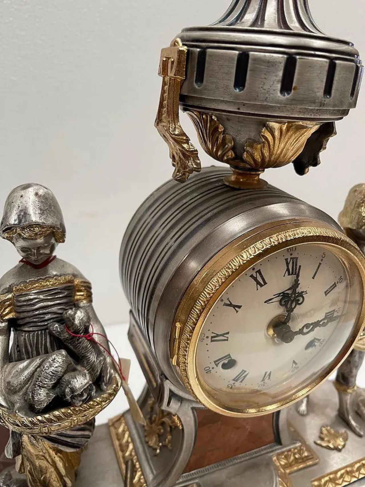 Golden and silver table clock, 20th century 3