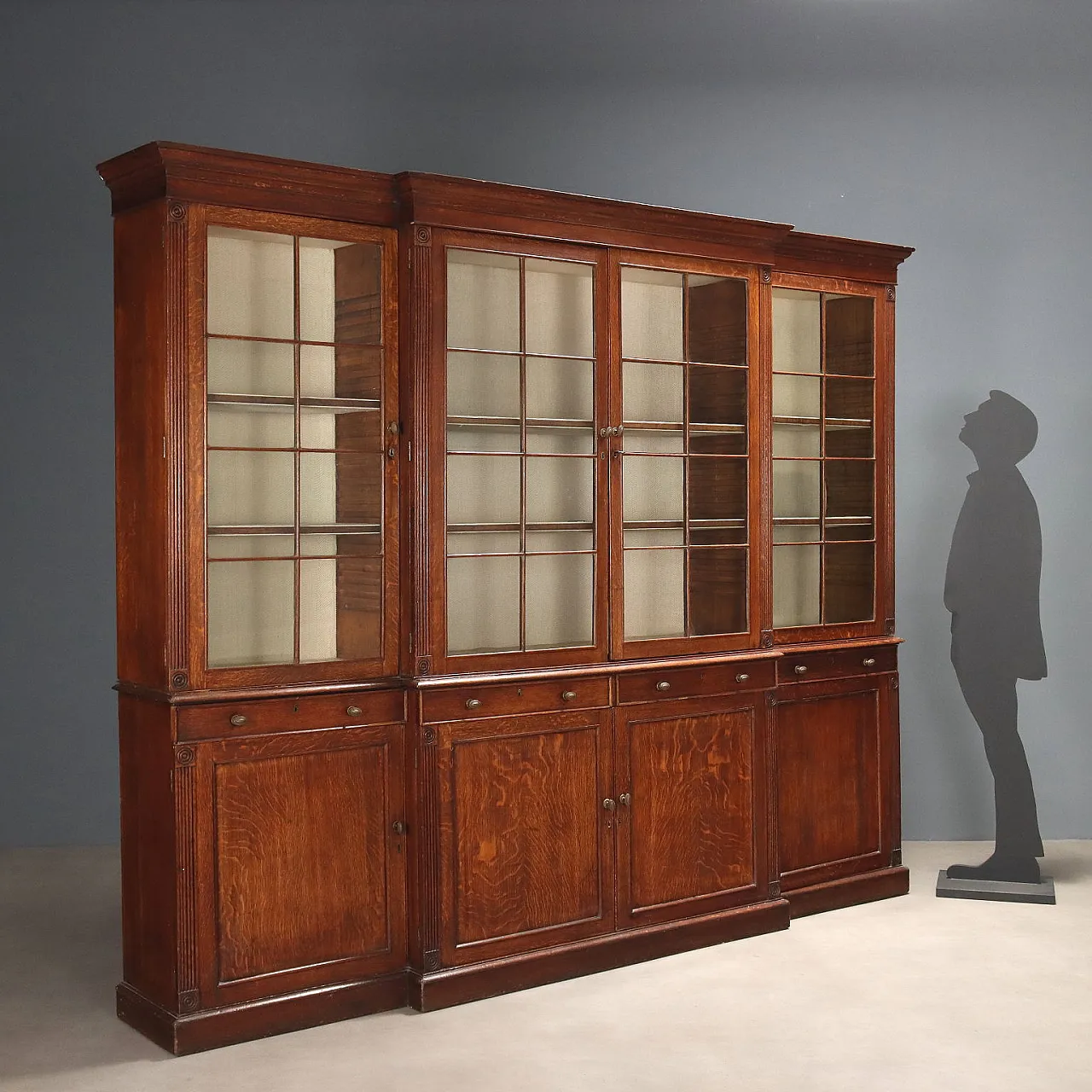 Oak bookcase, early 20th century 2