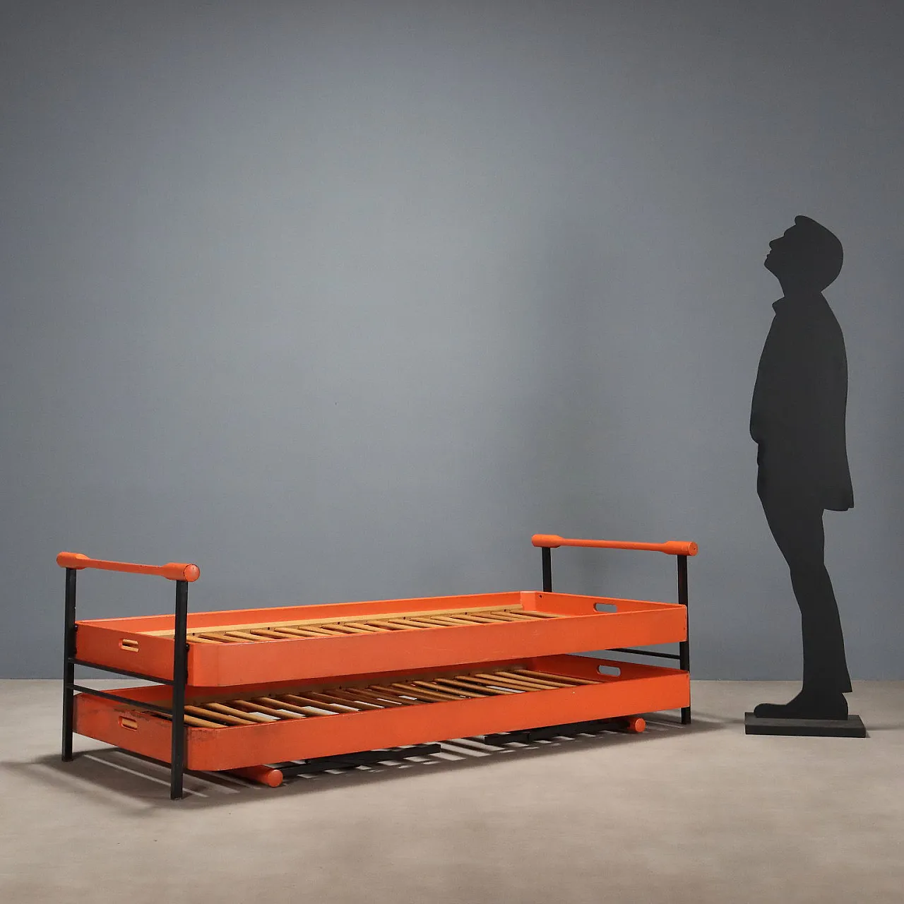 Coppia di letti in legno smaltato e metallo smaltato e cromato, '900 2