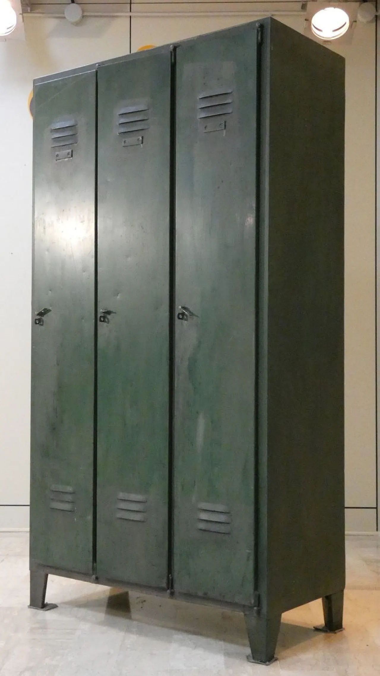 Armadietto militare vintage in metallo di Officina Di Ricerca, Italia, anni '60 2