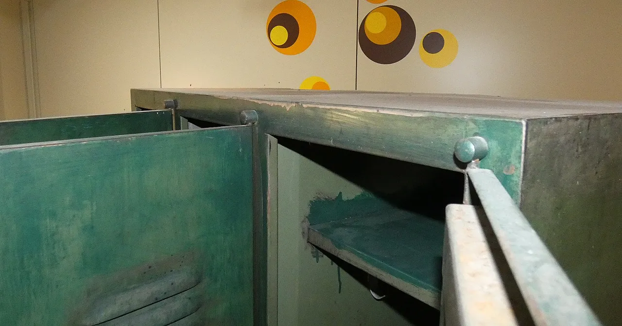 Armadietto militare vintage in metallo di Officina Di Ricerca, Italia, anni '60 14