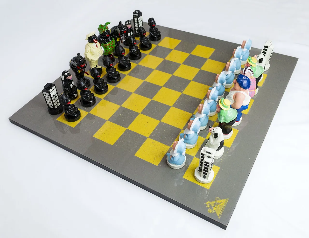 Resin chess by Lili Cronenbourg for Demons & Merveilles, 20th century 1