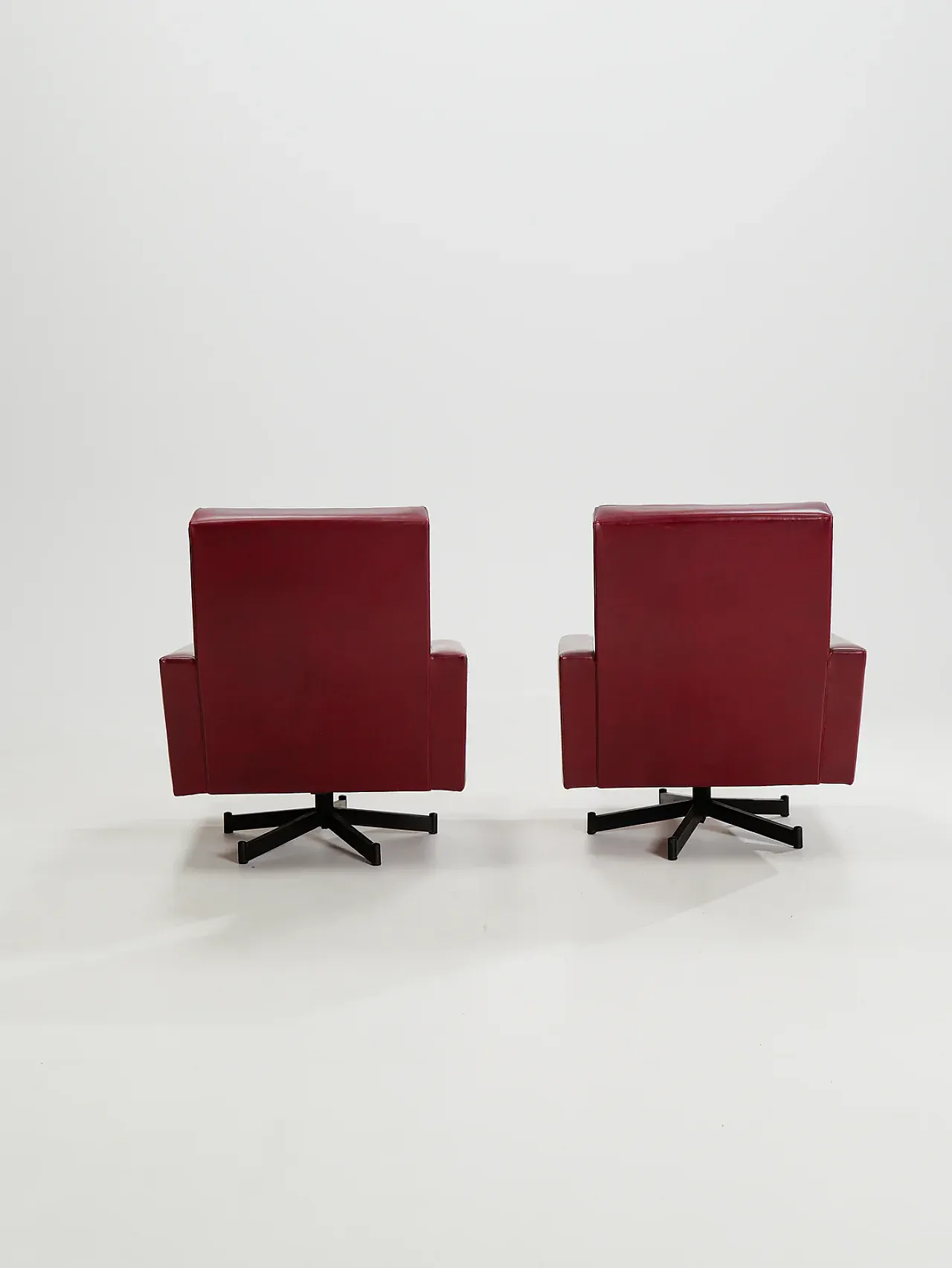 Pair of lounge armchairs burgundy skai rockabilly chairs, 1950s 4